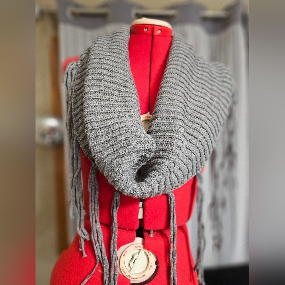 Quagga Green Label Grey Tasseled Eternity Scarf